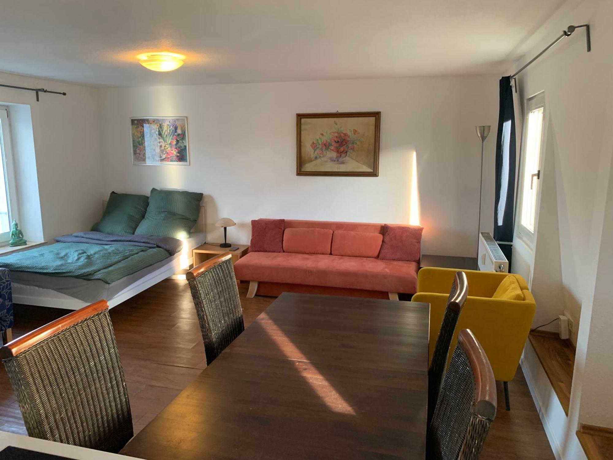 Easy Travel: In Apartment Krefeld