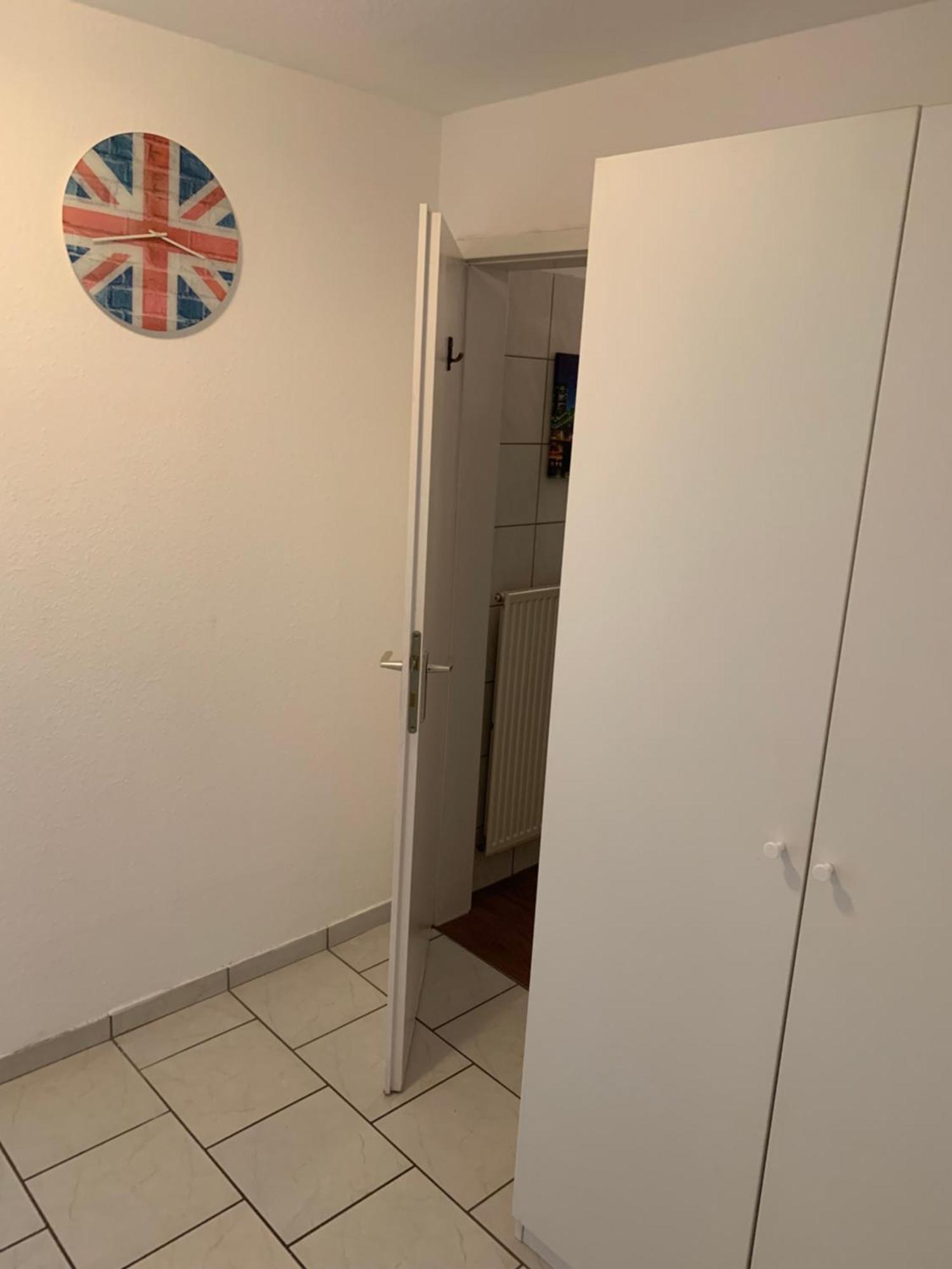 Easy Travel: In Apartment